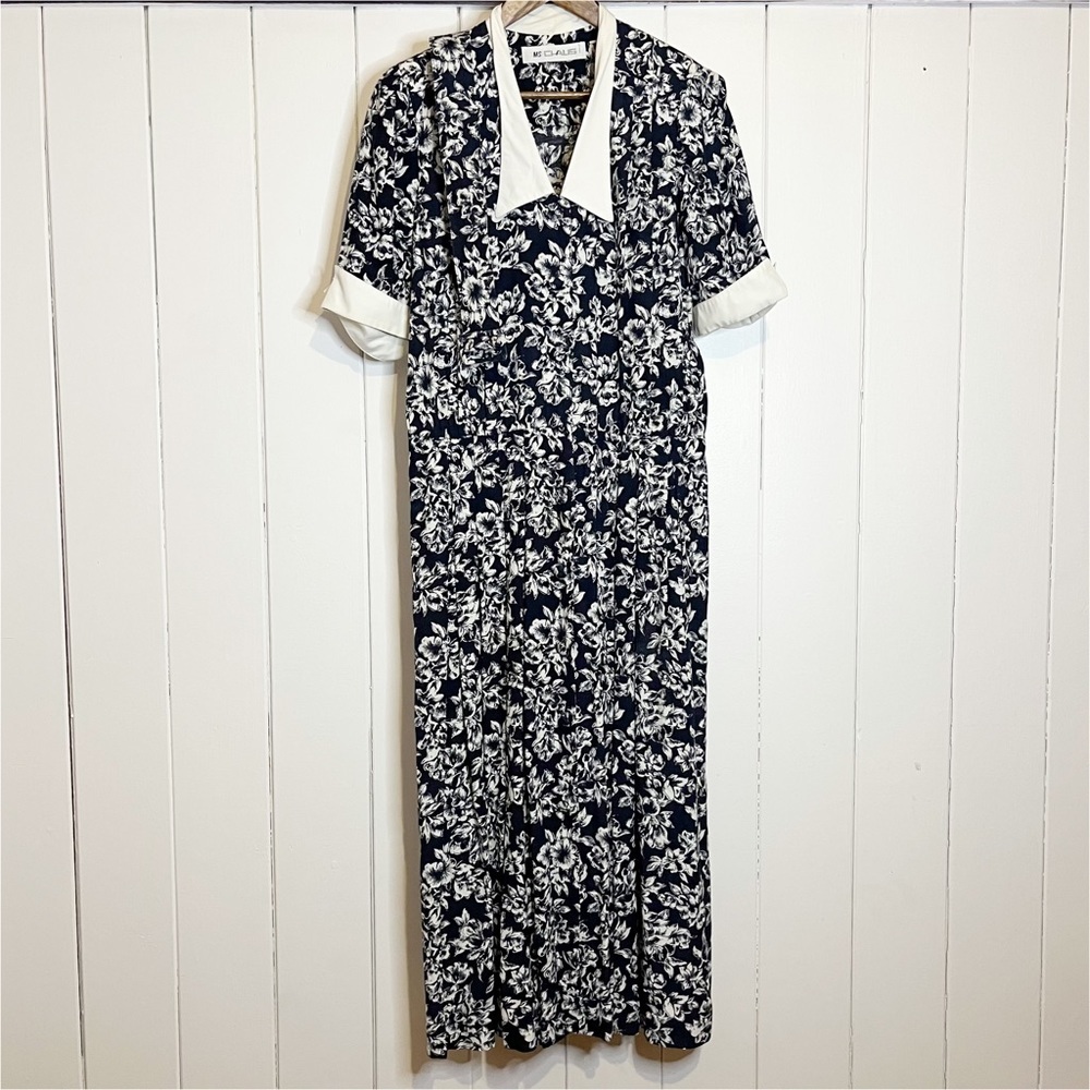 Vintage Ms Chaus Blue and White Floral House Dress.